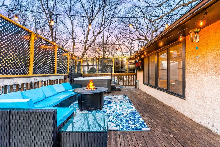 ★Minneapolis Oasis★Hot Tub w TV★Theater★Fire Pit★ - Image 1