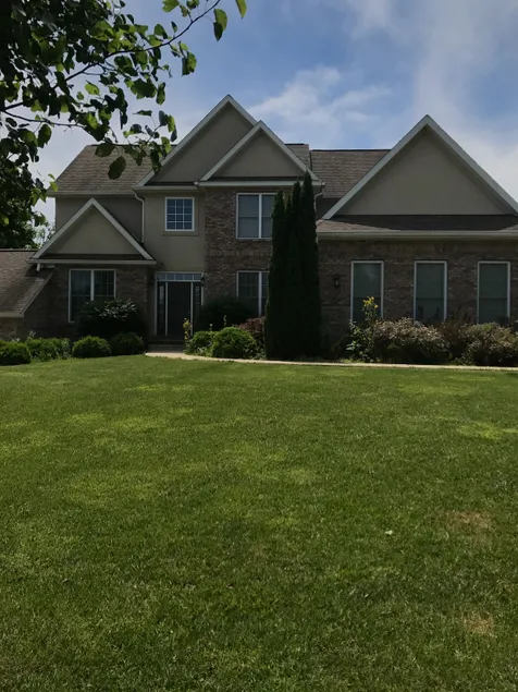 Large, Modern Home Close to Campus - Image 1