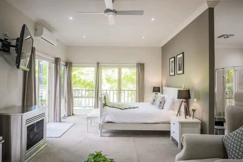 'Emerald Ridge' Guest Suite set on 10 acres - Image 1