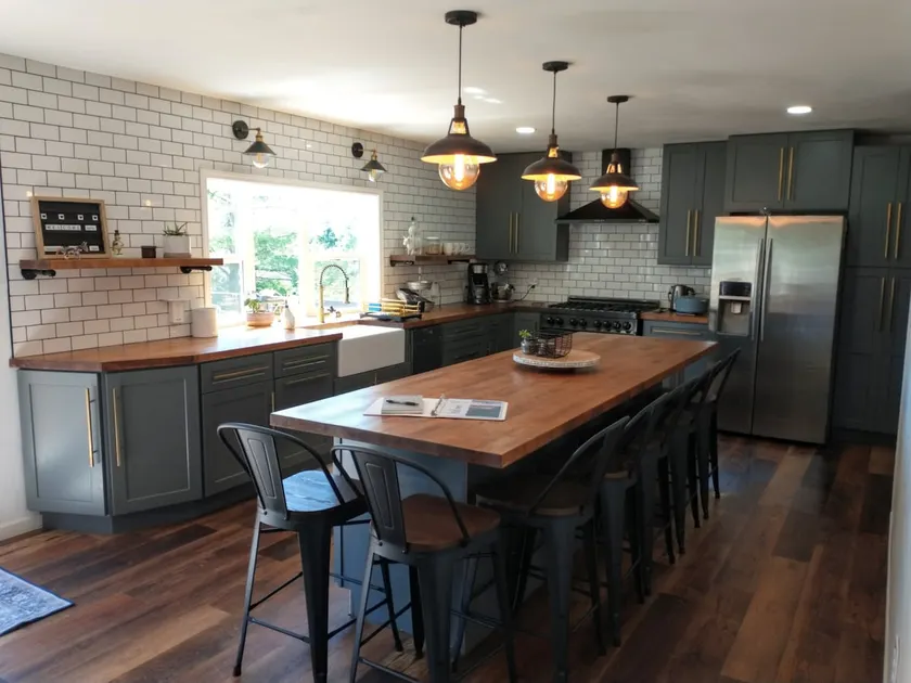Sunset Farm Home Hosted by Shannan - Image 1