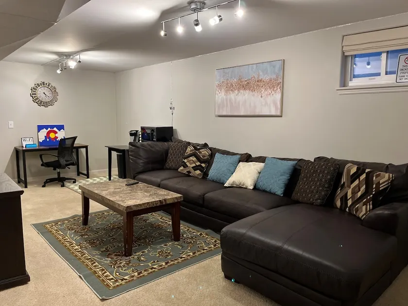 Entire walkout basement near shopping and dining - Image 1