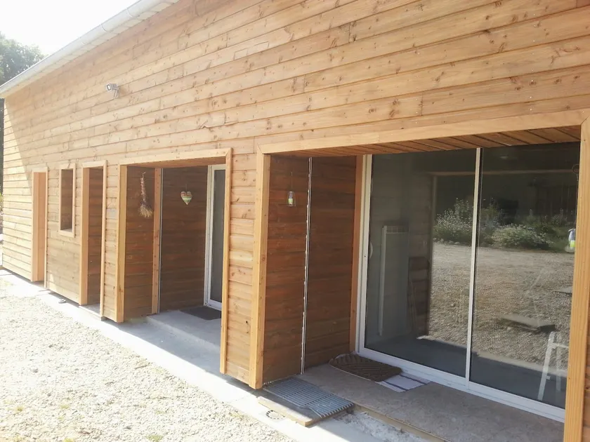 Cozy air-conditioned cottage near the forest - Image 1