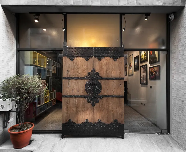 Art Space | Private B&B, Confucian Temple Park, near Tainan Station - Tainan B&B No. 287 - Image 1