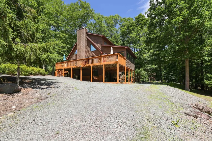 Lake Access-Spacious Chalet 3 full bathrooms - Image 1