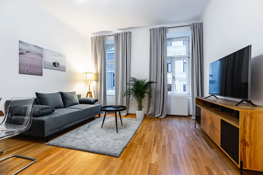 Spacious 3-room apt. 15 min to the city center - Image 1