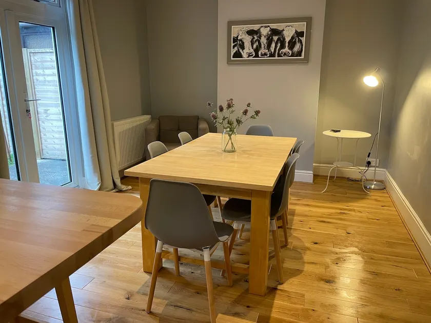 Stylish House ⭐️ Short walk - park & Gloucester Rd! - Image 1