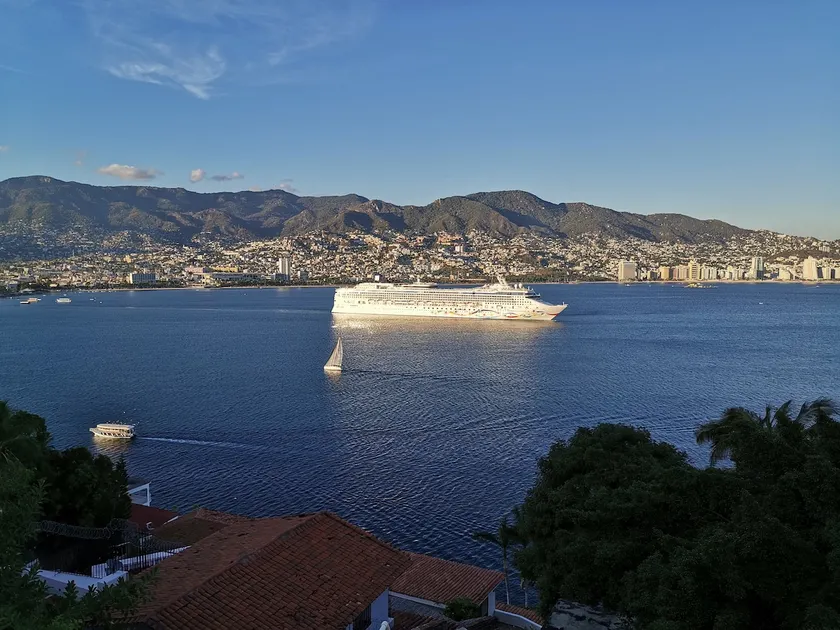 Colonial House Overlooking Acapulco Bay - Image 1