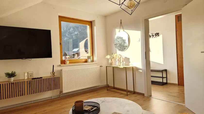 3 bedrooms, balcony with hammock, near the lake - Image 1