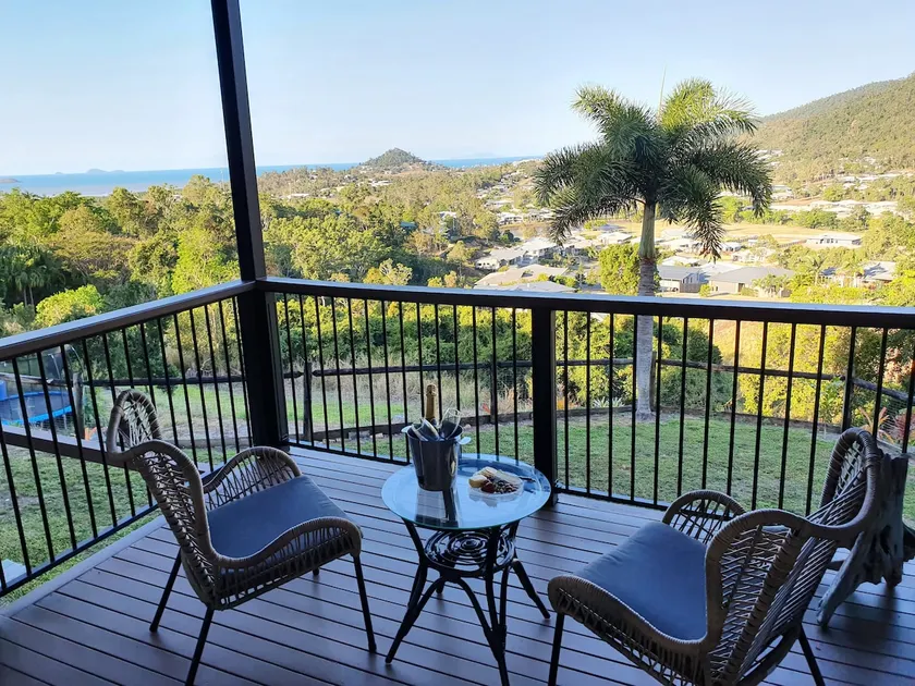 Couples Retreat with Ocean View - Image 1
