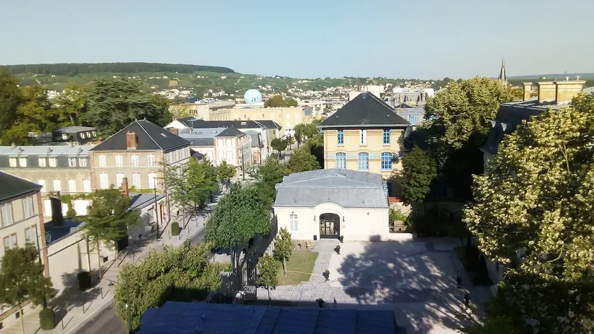 VICTORINE APARTMENT AVENUE DE CHAMPAGNE EPERNAY - Image 1