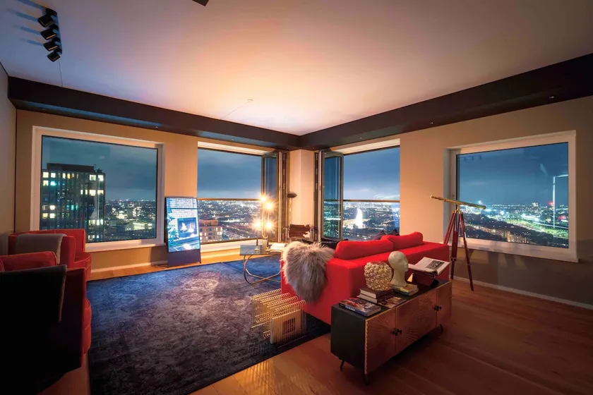Top1% | 270° Panoramic Skyline | 133m² City Center - Image 1