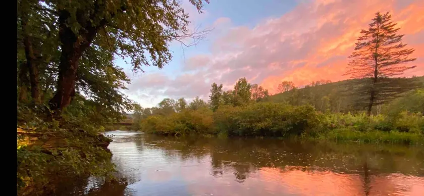 Riverfront! Swim, Fish, Hot Tub & Game Barn. - Image 1