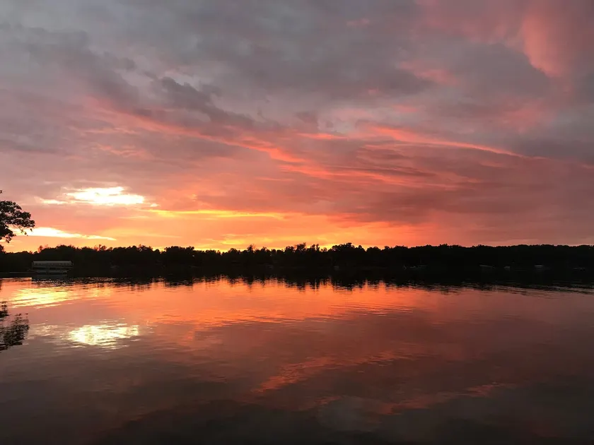 Lakeside Escape Beach Access, Sunset Views, & fun! - Image 1