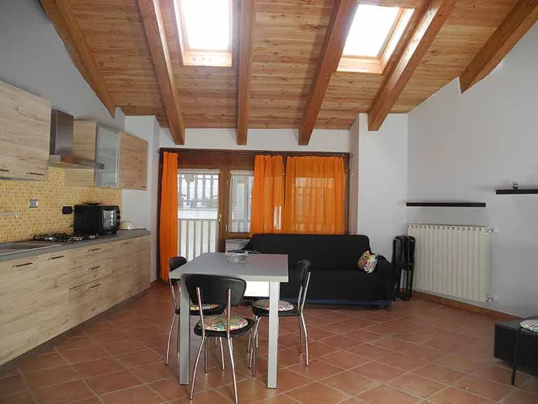 Rustic apartment in the mountains - Image 1
