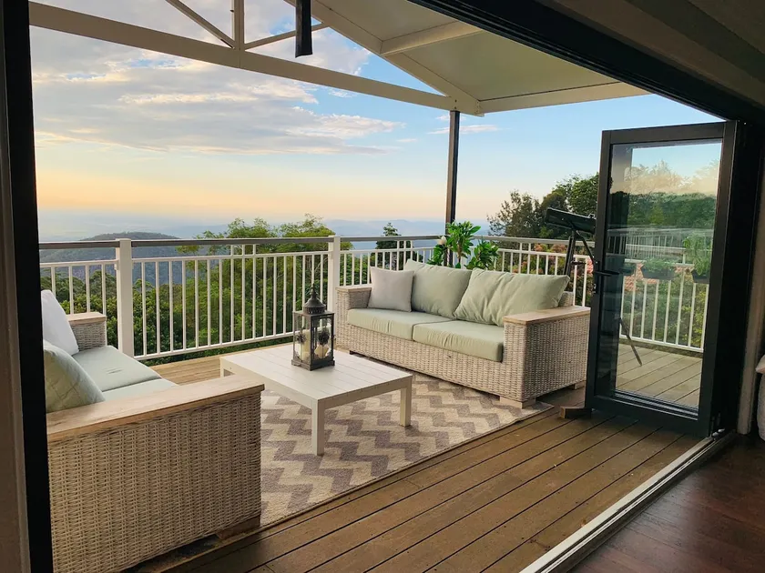 Mountain top home with spectacular views - Image 1