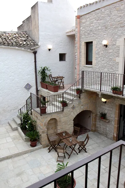 Residence San Martino - Rooms & Suite Apartments - Image 1