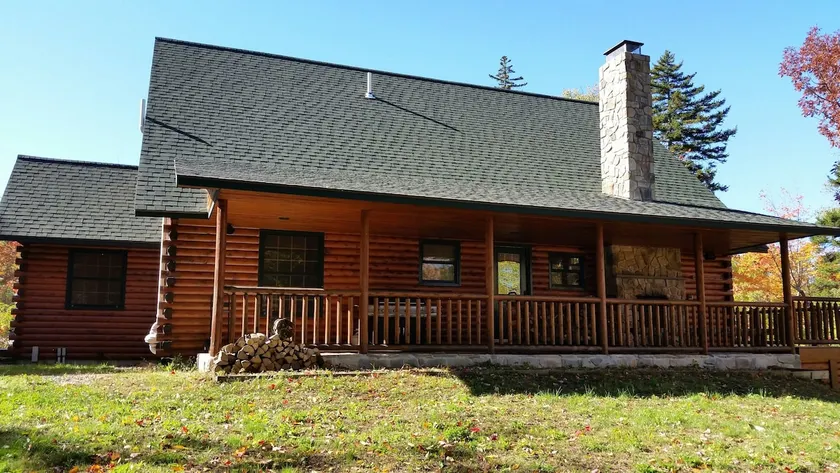 Mt Abram ski in ski out Log Home - Image 1