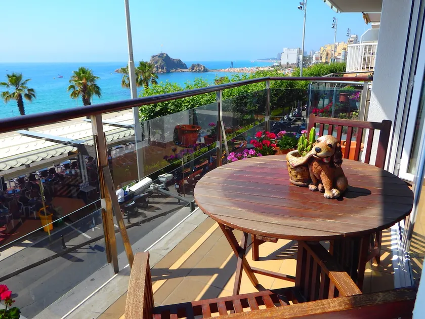 Lola Apartment Sea Front view in Downtown Blanes - Image 1