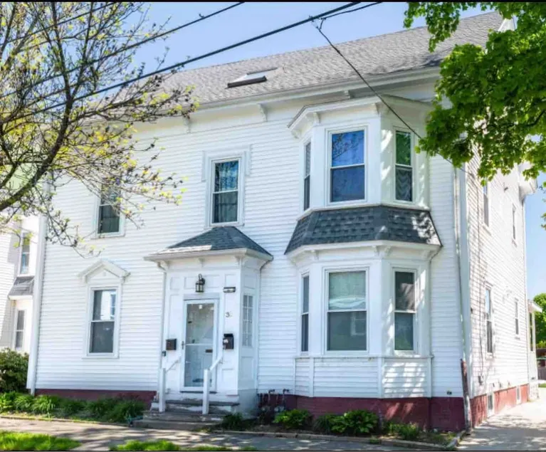 Walking distance to downtown Salem - Image 1