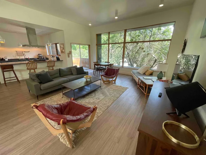 Dream Location! Modern/Steps to River/Dog Friendly - Image 1