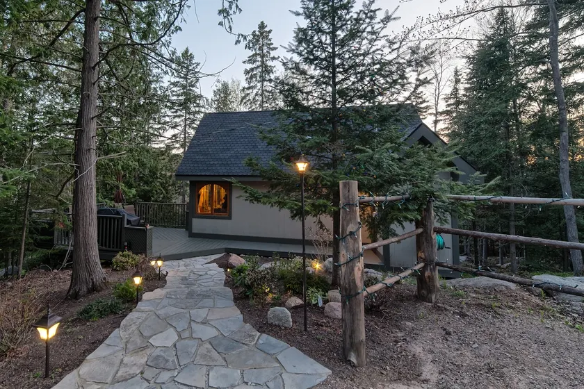 The Couples Cabin at Upper Garden Nature Retreat - Image 1