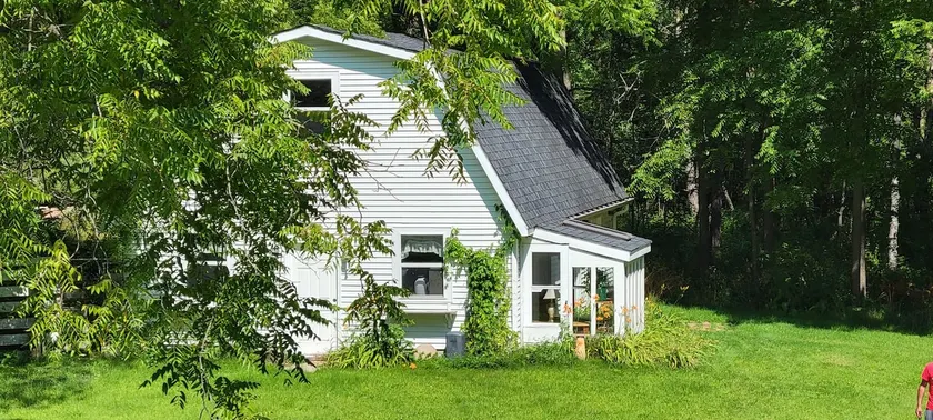 Cottage in the woods - Image 1