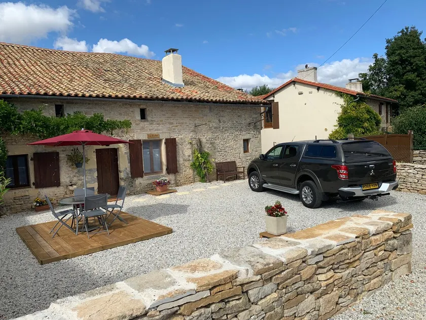 Les Roches - Image 1