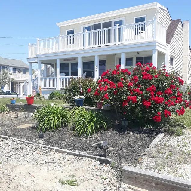 Wilde Rose By The Bay - Salt water Inground pool - Image 1