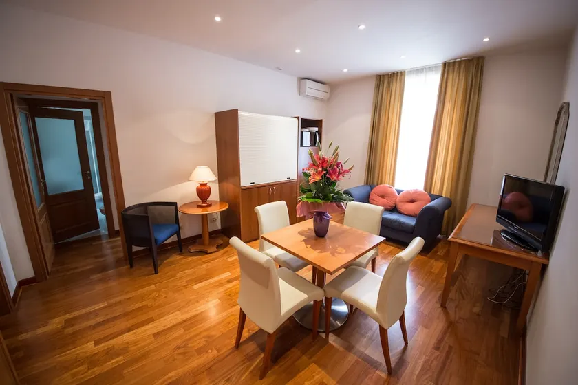 Residence Victoria - Image 1