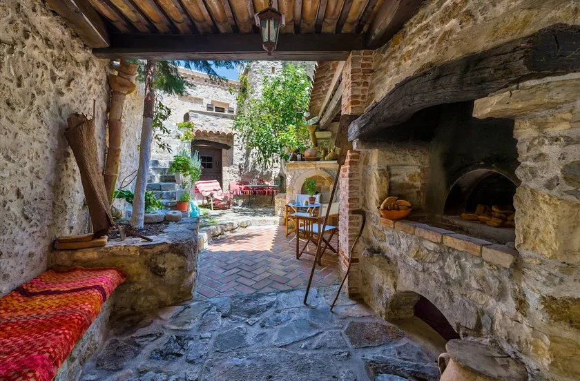 Meronas Eco House - Image 1
