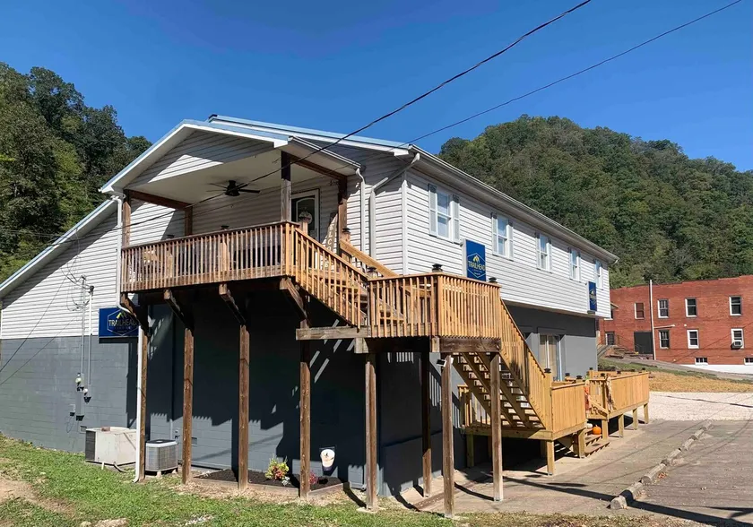 Trailhead Lodging - Image 1