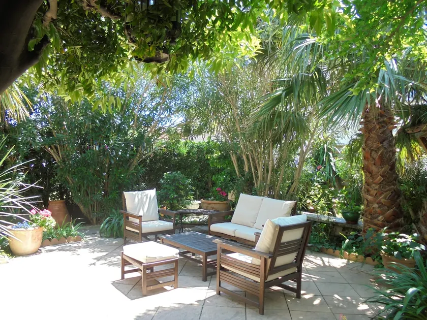 Charming house with a tranquil garden, 10 minutes from the beaches - Image 1