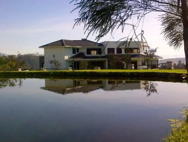 BEAUTIFUL HOUSE IN A NATURAL SETTING COUNTRYSIDE, LAKE, AND LUXURY - Image 1