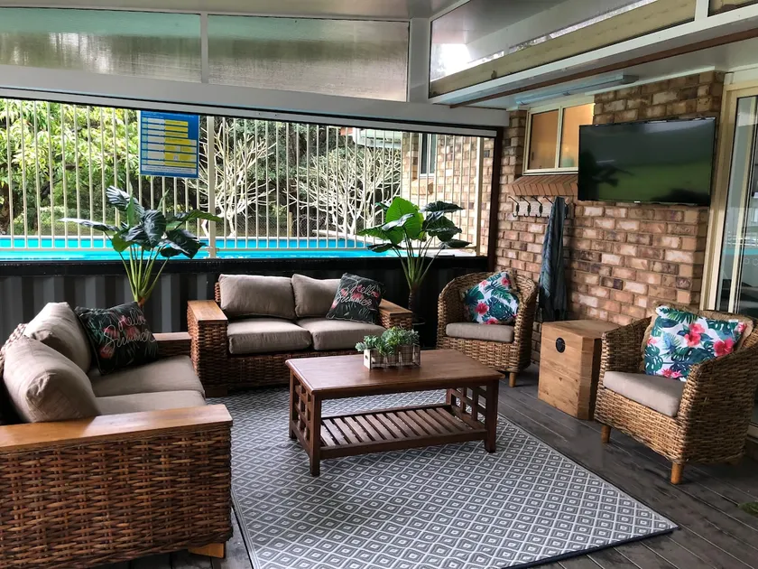 Pet friendly home with pool and boat parking. - Image 1