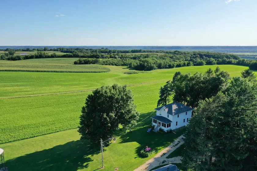 Cozy Wisconsin Farmhouse Retreat - Image 1