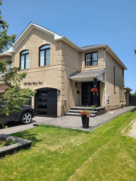 A cozy bsmnt home away from home with car parking. - Image 1