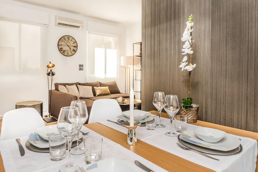 Great Location! CALLAO SQUARE - Image 1