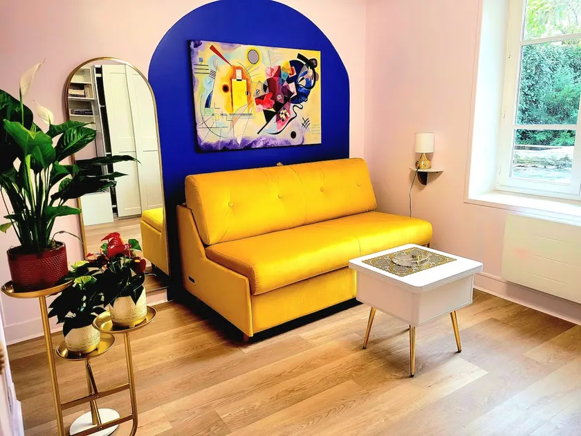 Golden Art Studio - Image 1