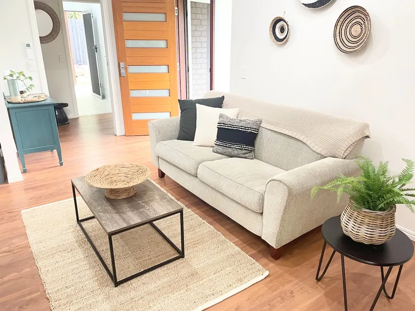 Gibson Guesthouse - Image 1