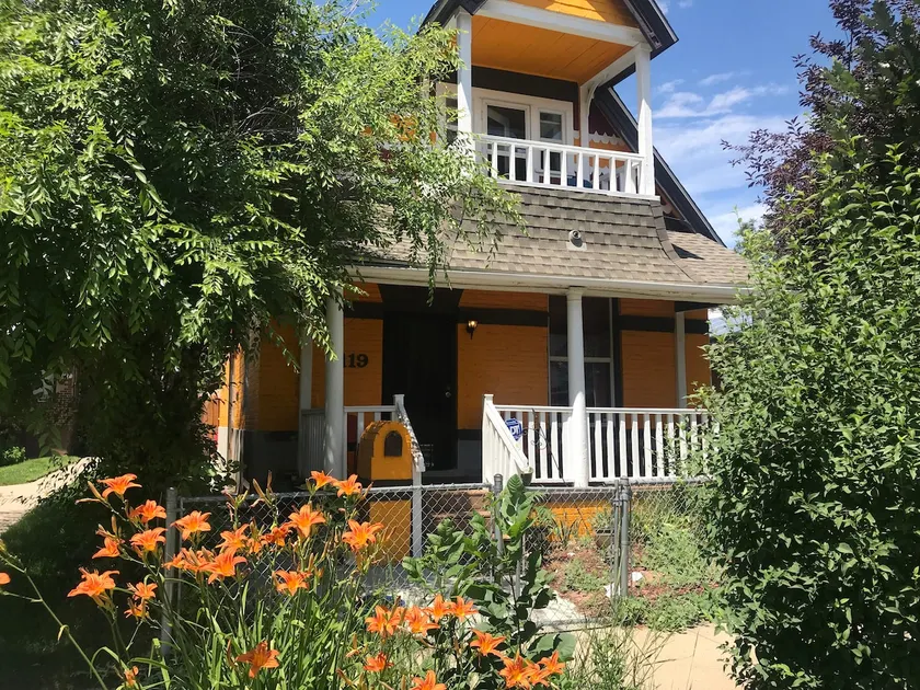 The Sunny Spot Near Downtown and Rino - Image 1