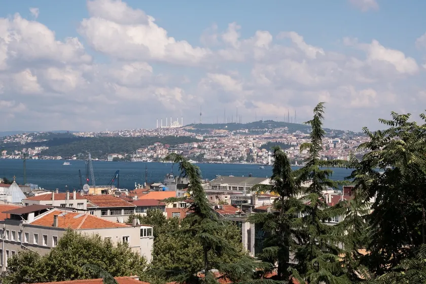 Cosy Apartment with a Bosphorus view in Galata - Image 1