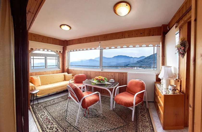 Third floor apartment in Davlia with view - Image 1