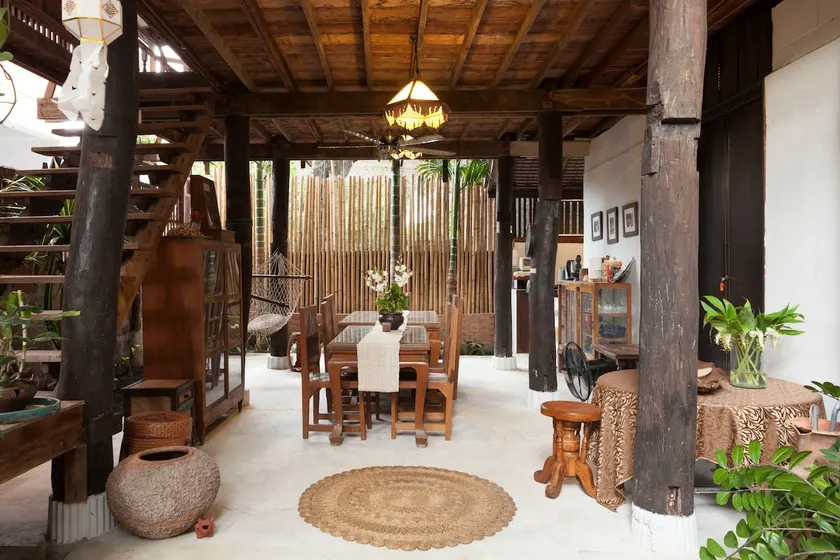 Baan Sri Dha - Charming Wooden Home in Town - Image 1
