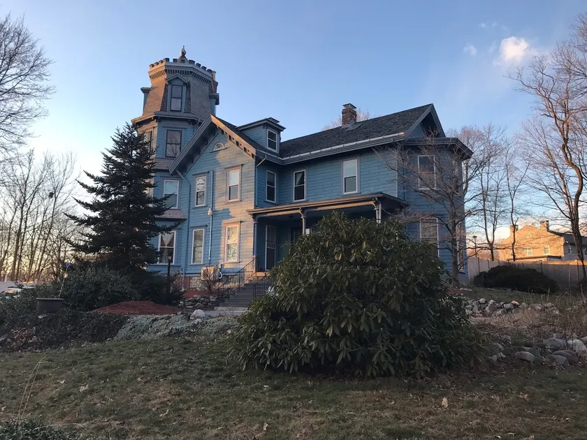 2 Bdrm Apt w/ tower in JP Victorian - Image 1