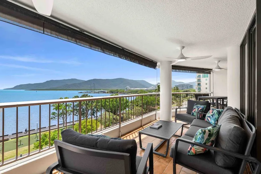 Holiday Espie - Ocean Views & Prime Location - Image 1
