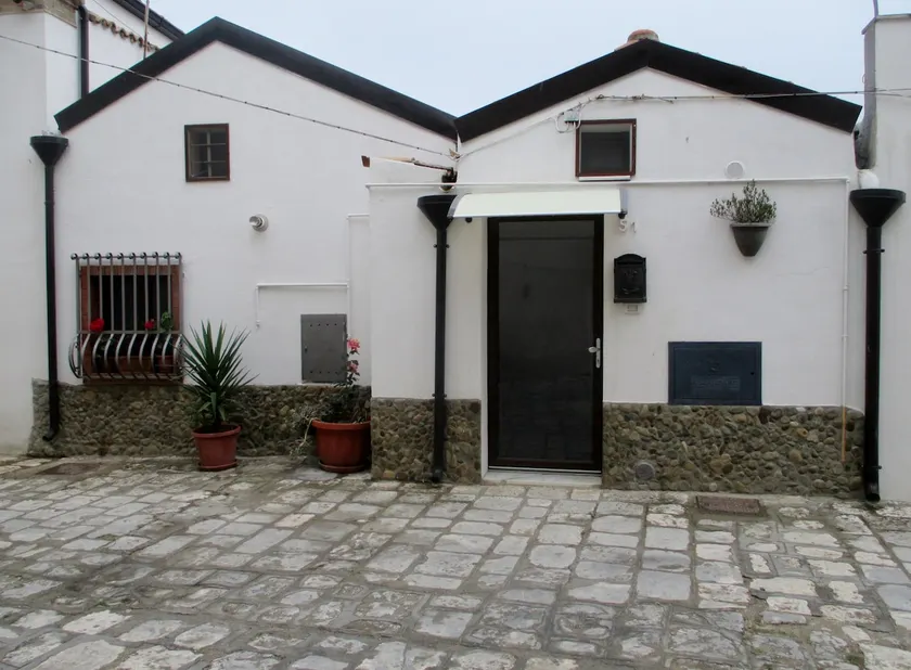 DIRUTA CHURCH VACATION HOUSE - Image 1