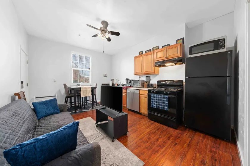 Cozy 1 bdr/1br near downtown - Image 1