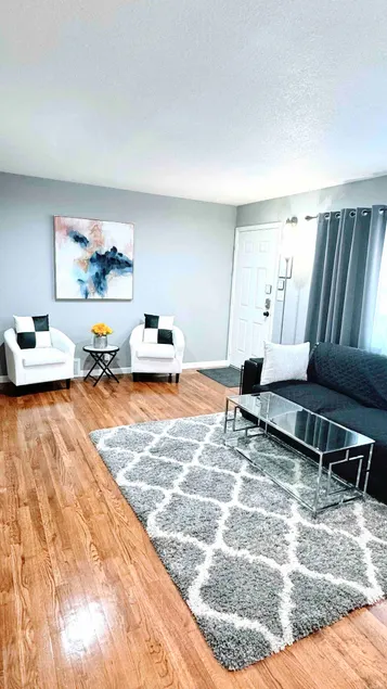 *$0 Fees-4Kings/4bath-2kitchens-2livingrms-Garage - Image 1