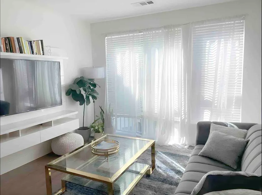 Luxury 2 King Master Bdrm Woodland Hills - Image 1