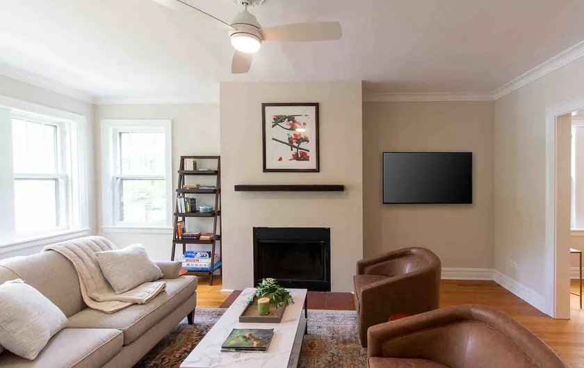 Evanston 2BR 2Bth 1 Blk to Beach - Image 1
